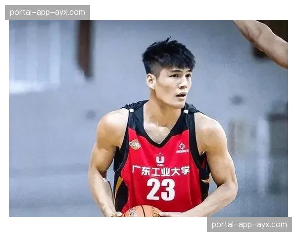 新秀陈国豪谈首次季后赛体验:强度完全不同,学习了很多 新秀陈国豪谈首次季后赛体验:强度完全不同,学习了很多